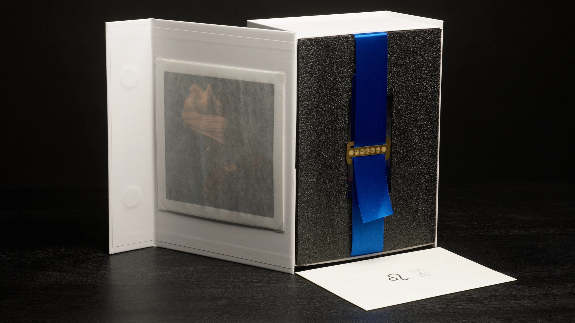 Somnium presentation box, open
